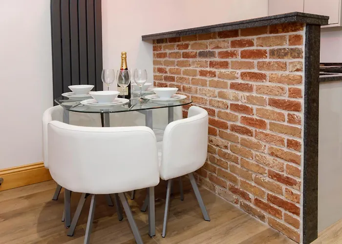 Apartment The Retreat At The Lawrence